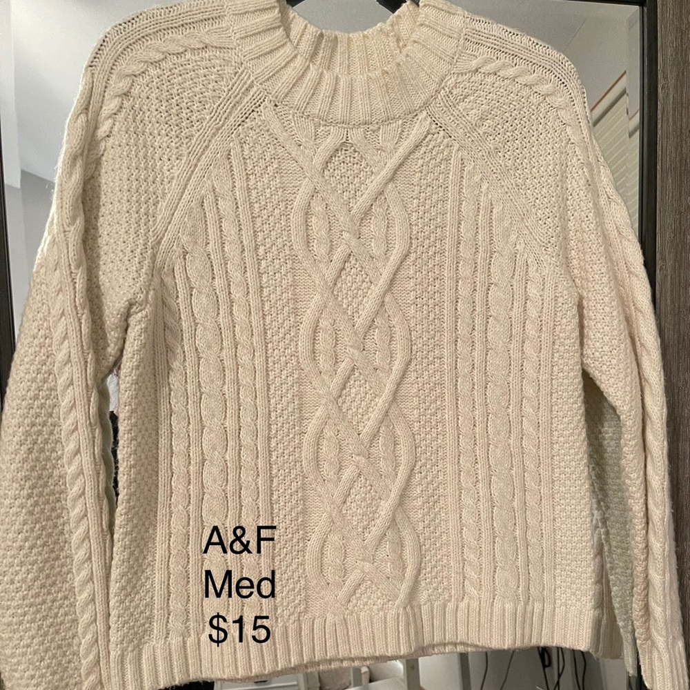 A&F Sweater M
